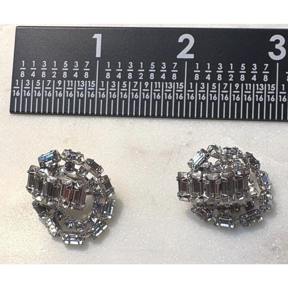 Vintage VTG Weiss earrings clear crystals sparkle clip-on